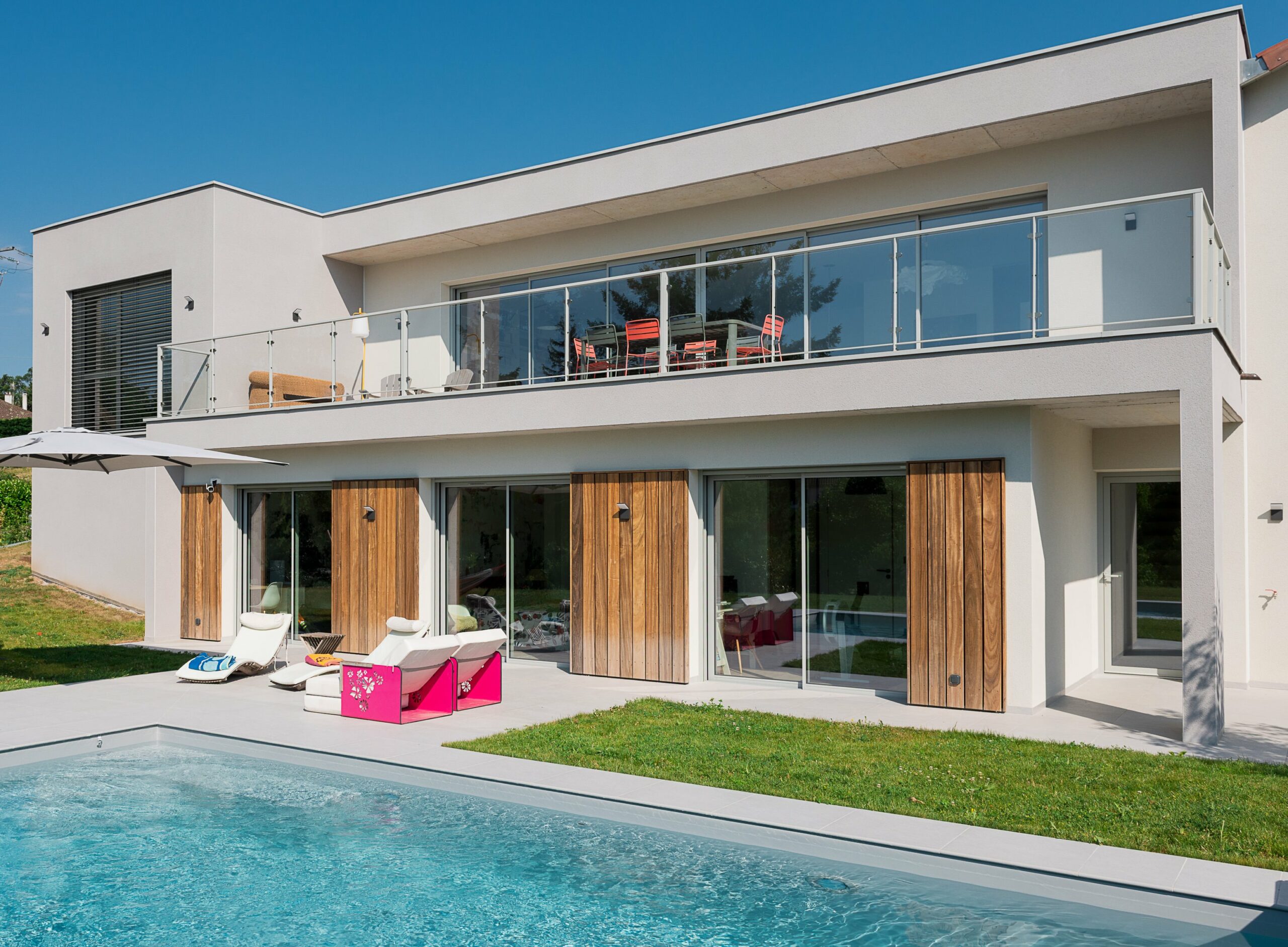 construction nouvelle maison marcy amenagement-exterieur-autour-piscine